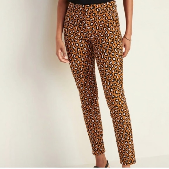 Old Navy Mid-Rise Printed Pixie Ankle Pants for Women's 2 leopard abstract EUC - Picture 14 of 14